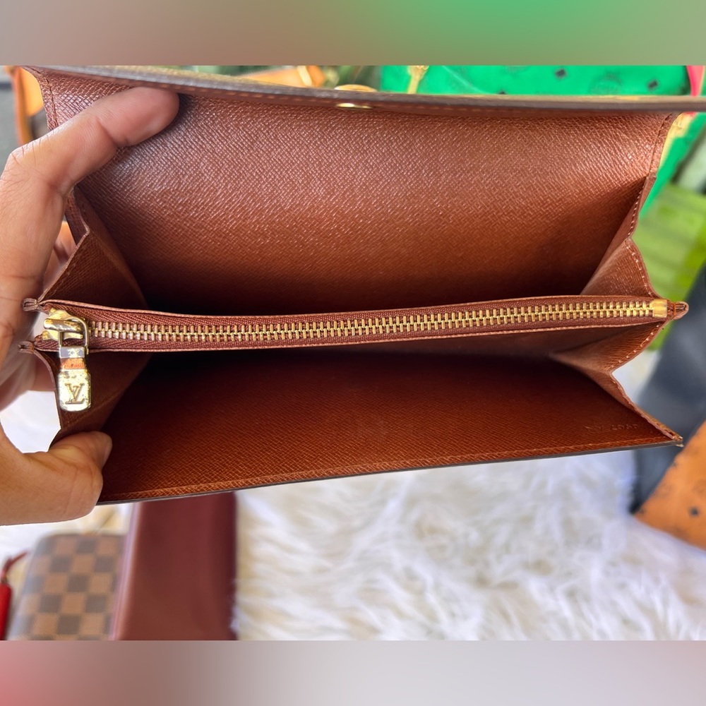 Louis Vuitton Dark Brown Monogram Clutch - Picture 3 of 9
